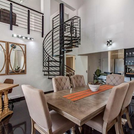 Upmarket Sandton Apartment Johannesburg Exterior photo