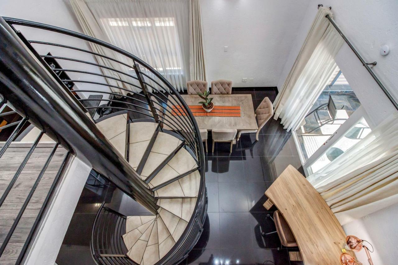 Upmarket Sandton Apartment Johannesburg Exterior photo